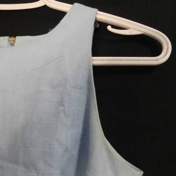 ANN TAYLOR | size 0 | Elegant Light Blue Knee Length Dress | Zip Back Closure - Picture 4 of 14